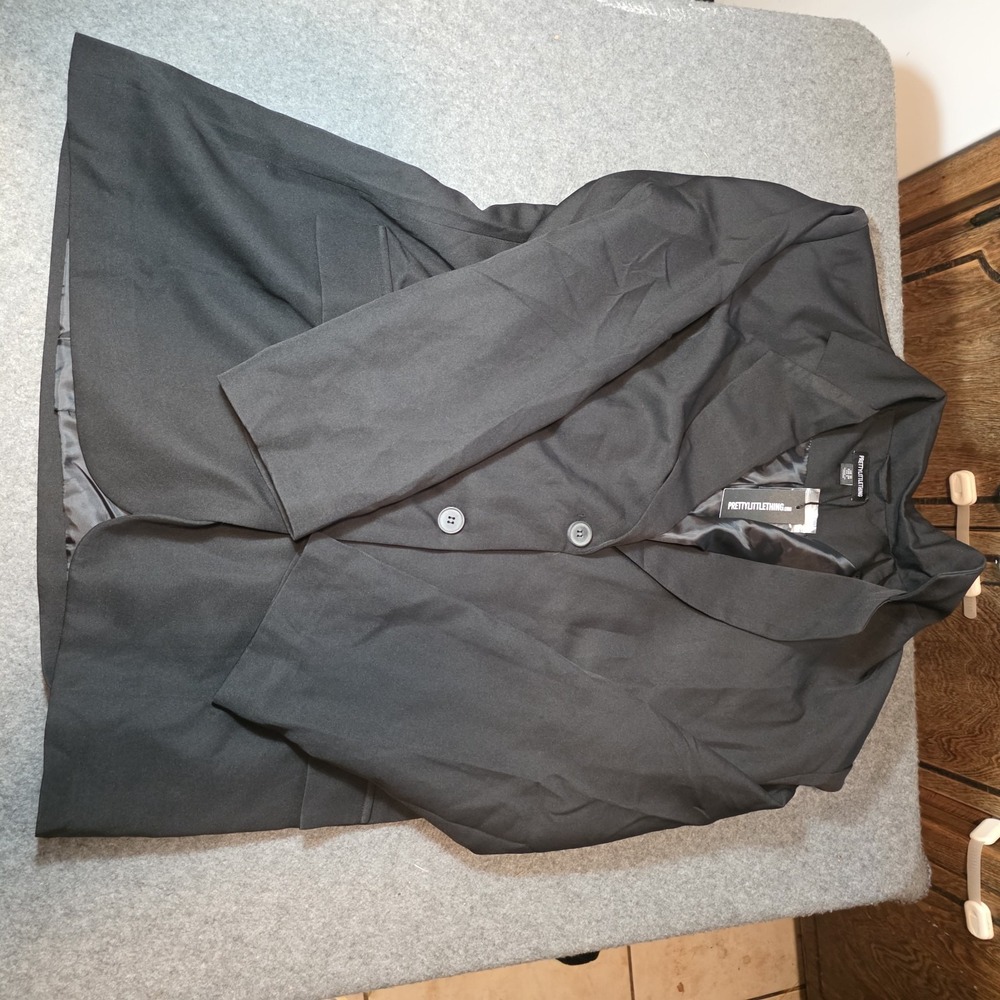 Pretty Little Things Long Line Oversized Curved Him Black Blazer Size 6 New M1
